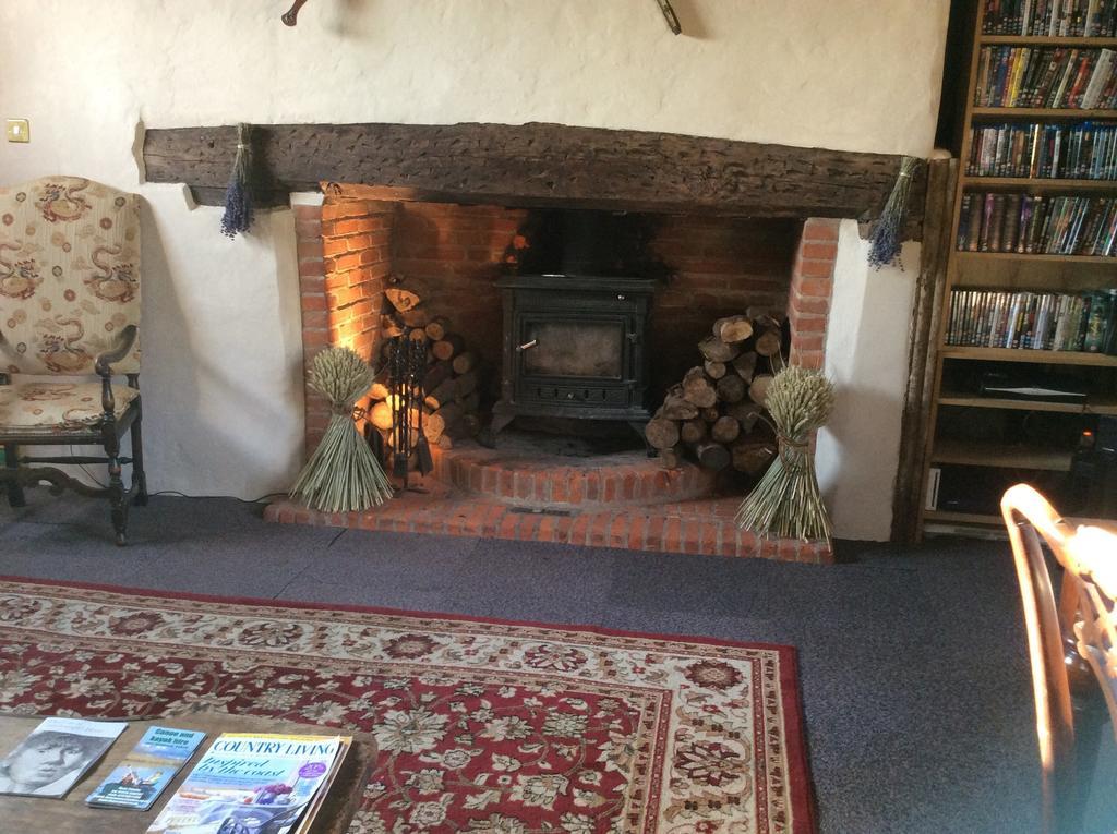 Valley Farmhouse, Westhall Redisham Room photo