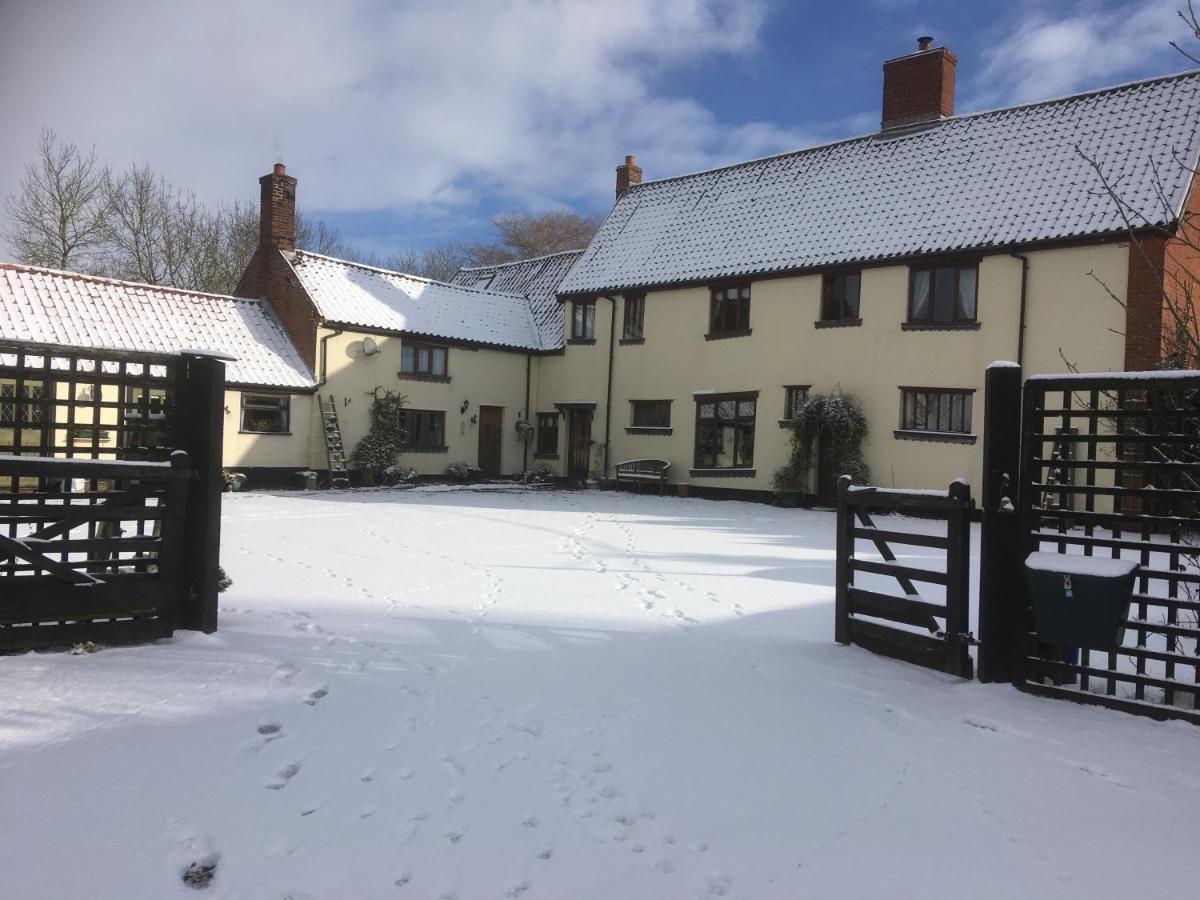 Valley Farmhouse, Westhall Redisham Exterior photo